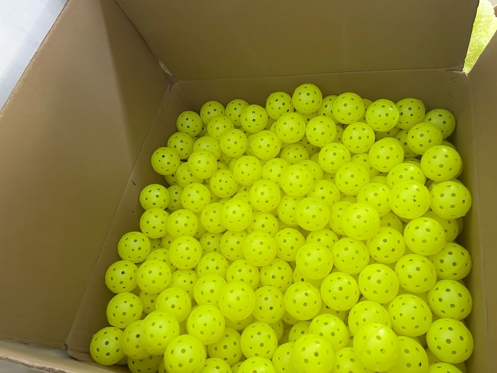 Buy Pickleball Balls in Bulk 1 bulk-pickleball-balls-100-pack-gliderz